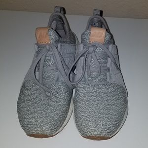 New Balance Tennis Shoes size 7 women’s